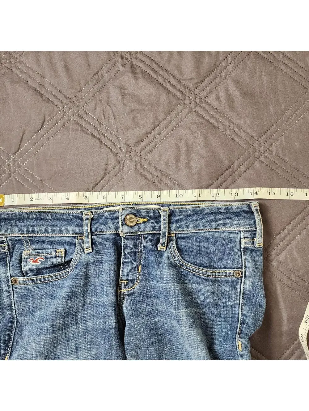 Hollister Women’s Low Rise Denim Bermuda Shorts Size 0R Cuffed Dark Wash Y2K